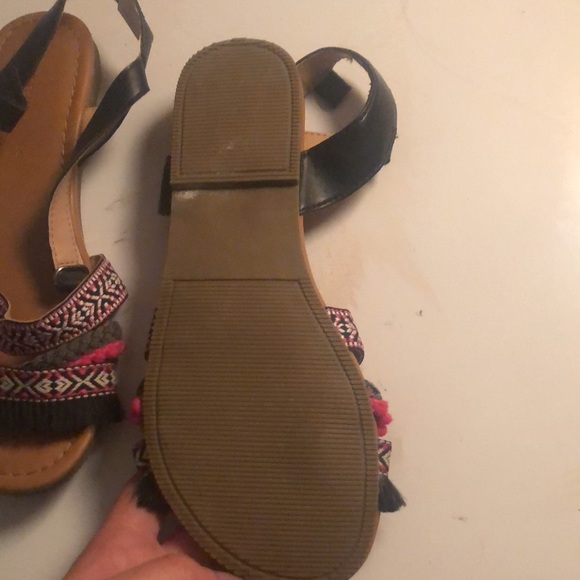 Never worn youth size 6 or women’s 8 sandals - Picture 2 of 5